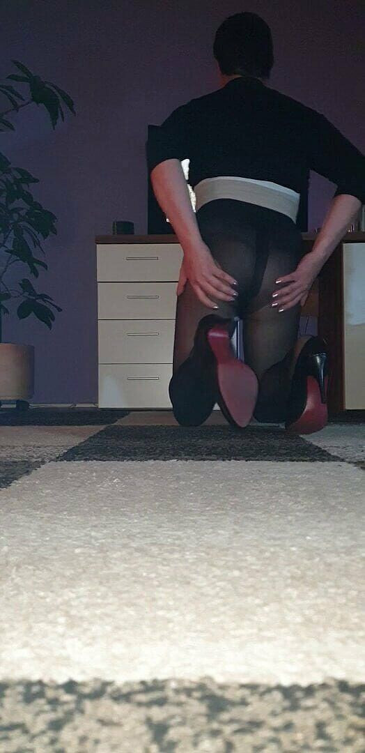 PetraNylon: Petranylon gioca con il buco del culo