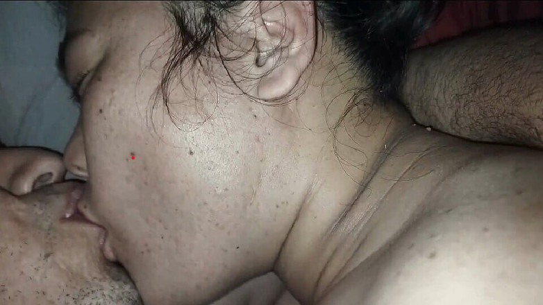 Cris Santana: 君がシャワーを浴びている間、僕が継母と楽しんでいる。