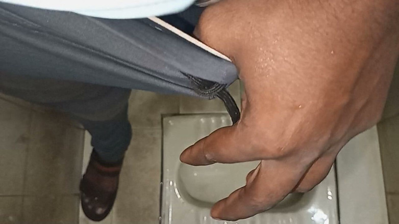 Fucking my wife: Mijn Desi grote zwarte penis neukt poesje buitenshuis