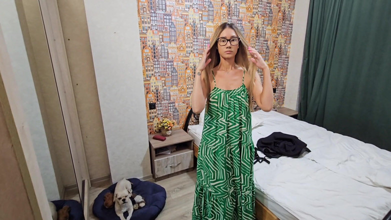 Nastystuf Girl: Madrasta me notou olhando e me fez lamber sua buceta...