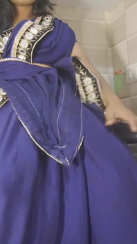 Bhabhi desi berkongkek keras di dapur