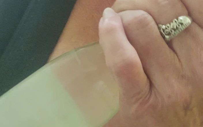 Elite lady S: Fucked Myself with a Bottle to Pleasure at Work
