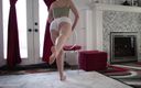 Aurora Willows large labia: Aurora Willows Hot Yoga Class in Panty with Cameltoe