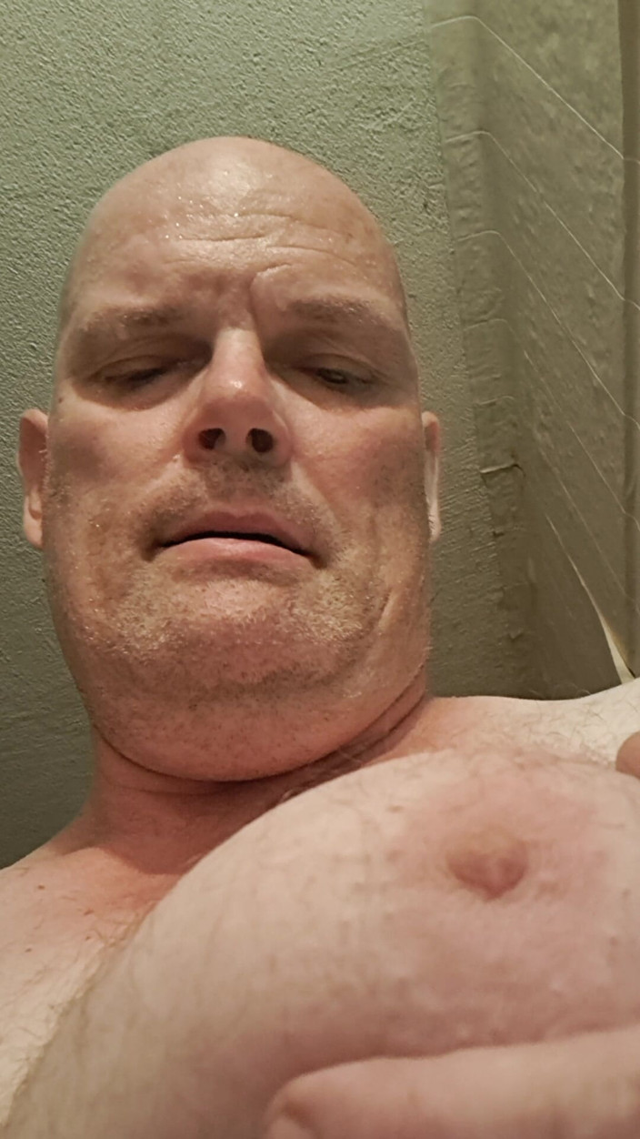 Fickspecht: Who Feels Like a Basement Fuck with the Slut