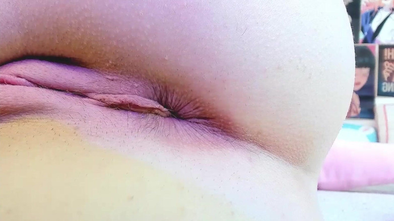 Skinny_lady69: I love touching my pussy with my long fingers