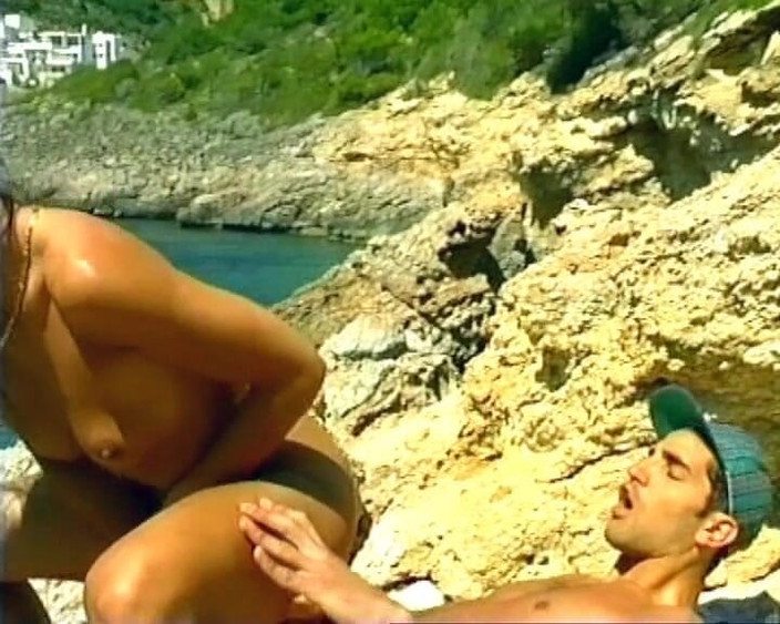 Hardcore German Club: 휴가 중 의붓아빠를 기쁘게 하는 독일 의붓아빠