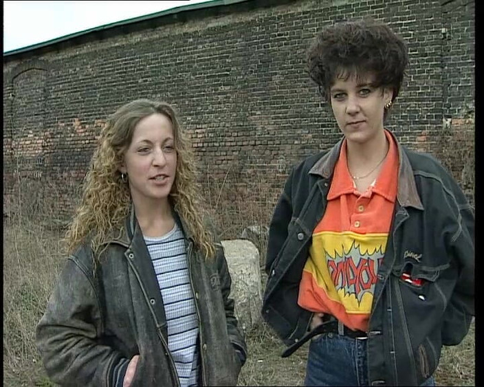 YOUR FIRST PORN: Perverzní nevlastní sestry soutěží v honění