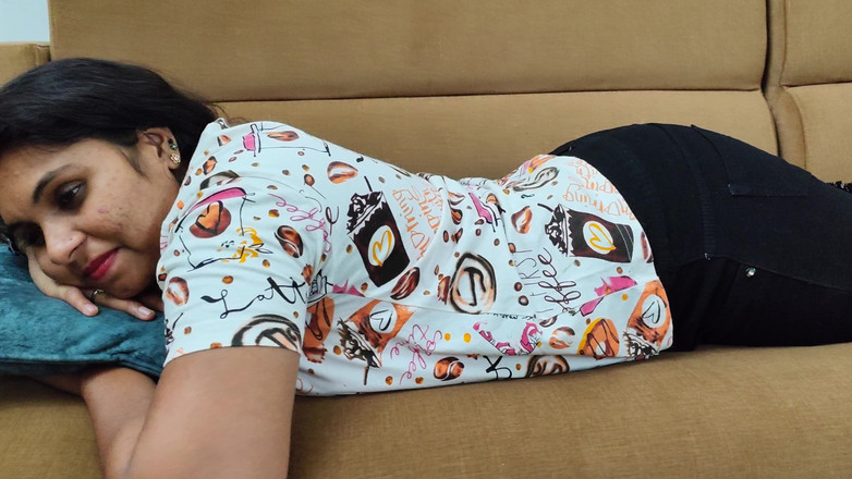 Vaigavarun45: Жена и муж первый секс, и это происходит на кухне и сексе на диване, пока никто не дома