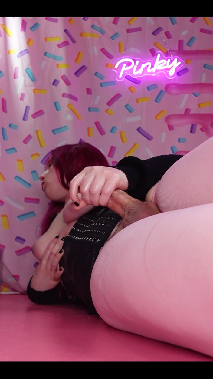 PinkyLikes2Play: Weekly Pink