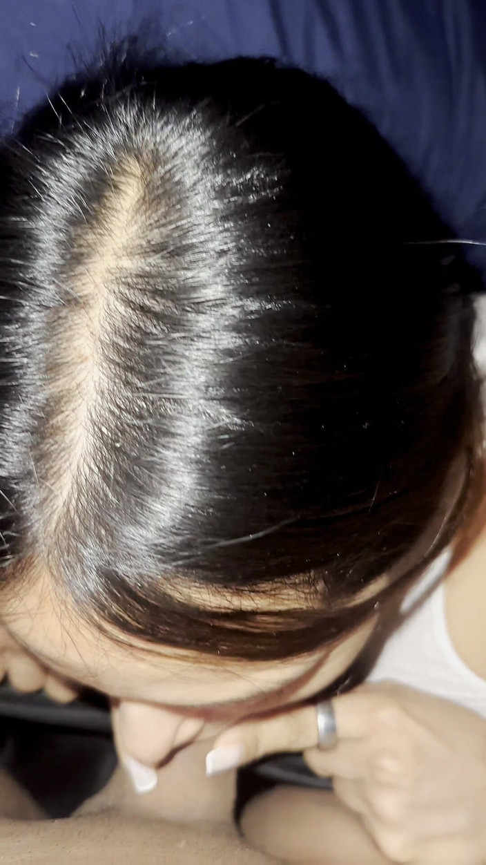 BrandySalazar: Devote latina lutscht dom ab und schluckt seine volle ladung