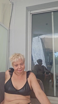 Hartes solo einer versauten MILF: doppelpenetration und intensiver orgasmus