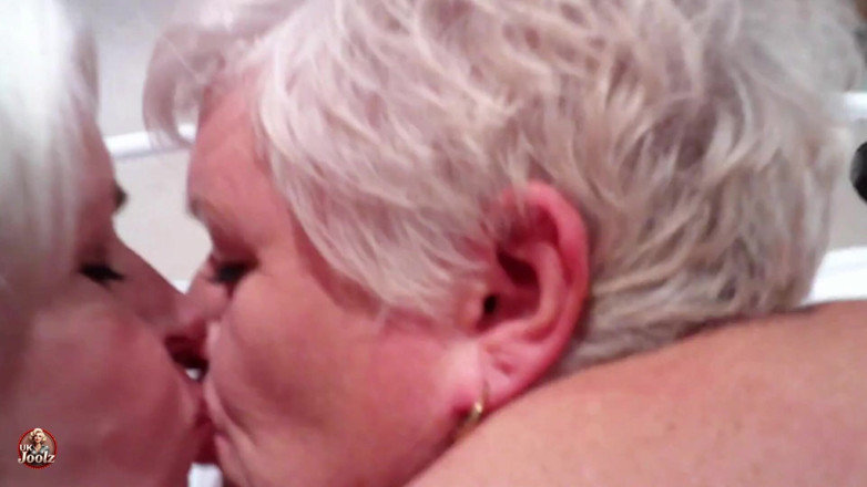 Uk Joolz: Joolz Y Skyler Comparten Su BBC