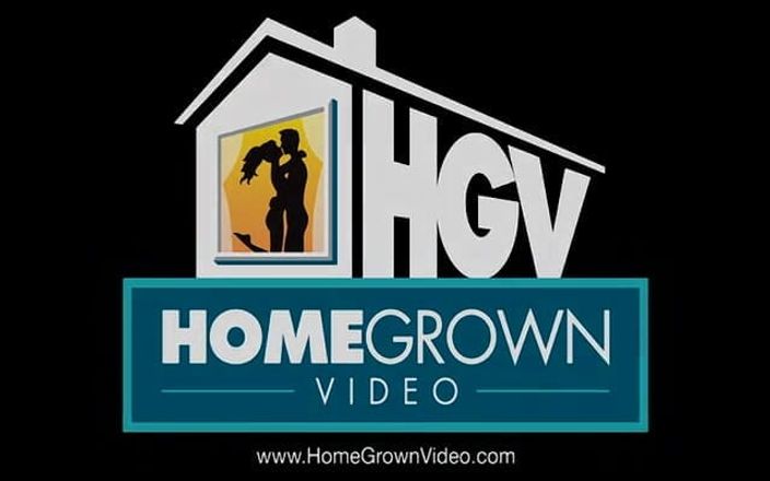 Homegrown Handjob: Siren Thorn prend un facial de Vince Bond
