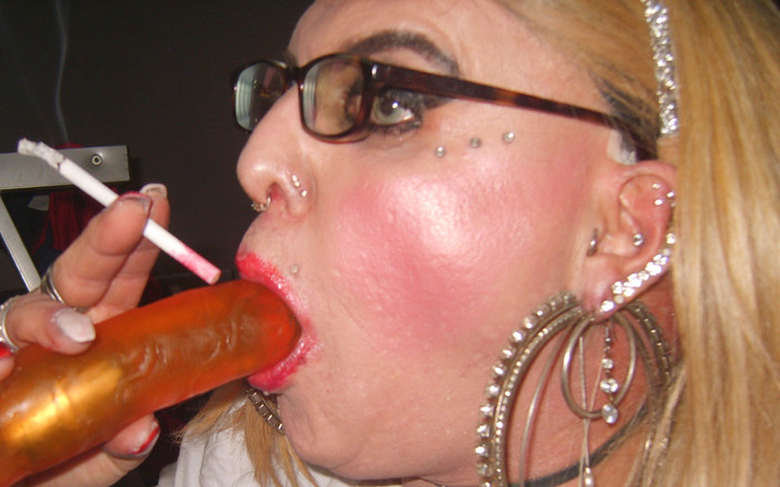 Stefanie Laveire: TSステファニーは3ディルドに犯される