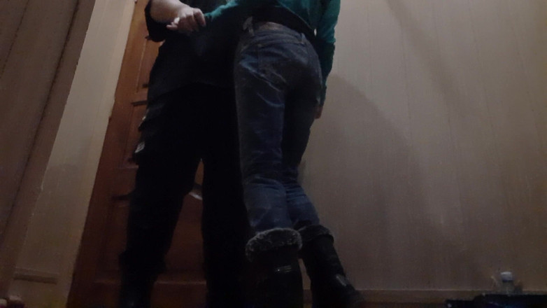 Lesbian-illusion: Uwiodłem kuriera seksem oralny brudną rosyjską rozmową