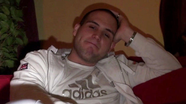 Sneaker gay: 2 pullu oğlanla koşuda feitsh spor ayakkabı teslimi