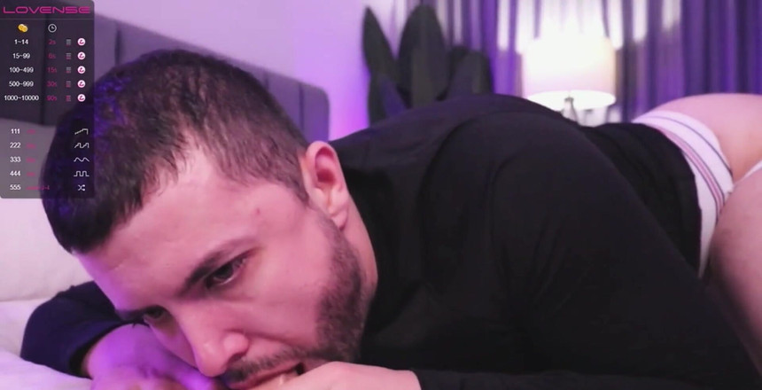 Camran Mac: 젖을 빨 수 있어??