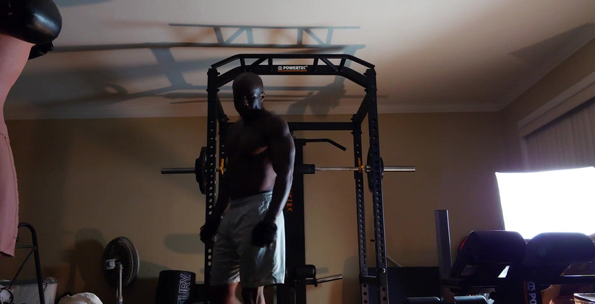 Hallelujah Johnson: Treino de treinamento de resistência hoje eu recebo minha proteína...