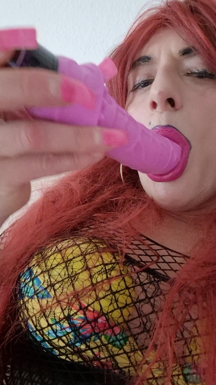 Karlalovesex: Boneka memek lagi asik bersenang-senang