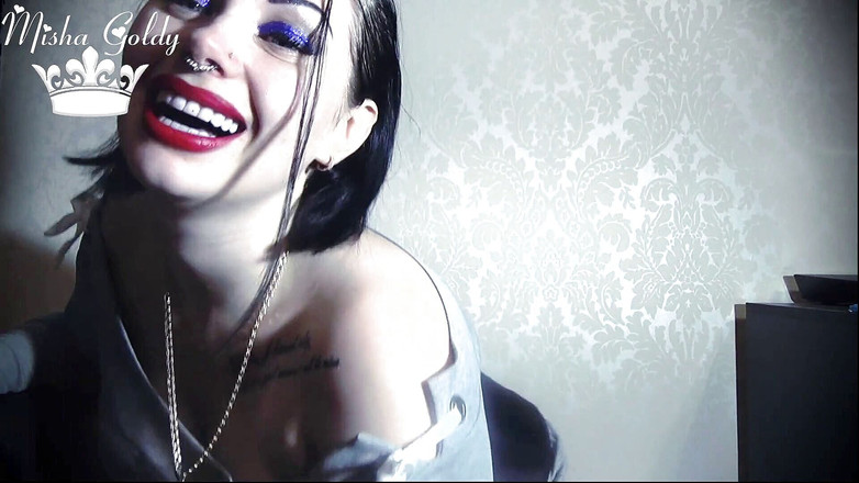 Goddess Misha Goldy: Necesitas mis pies, quiero tu billetera!