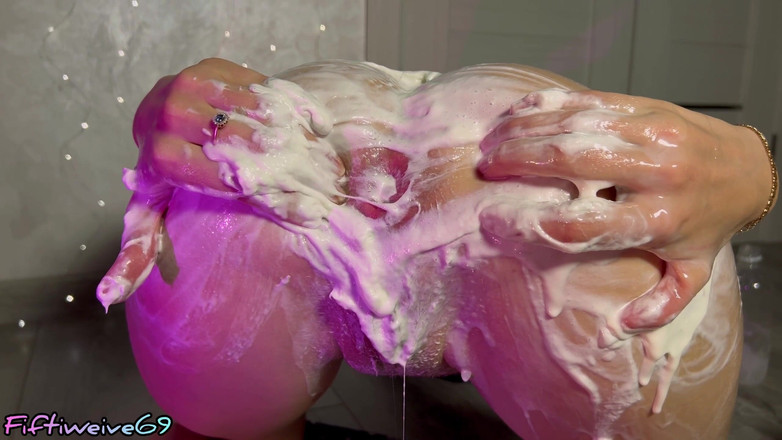 Fiftiweive69: व्हीप्ड एनल क्रीम