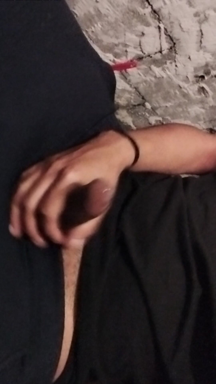 AlexAlejandro13: Eram pe punctul să mă umplu de spermă