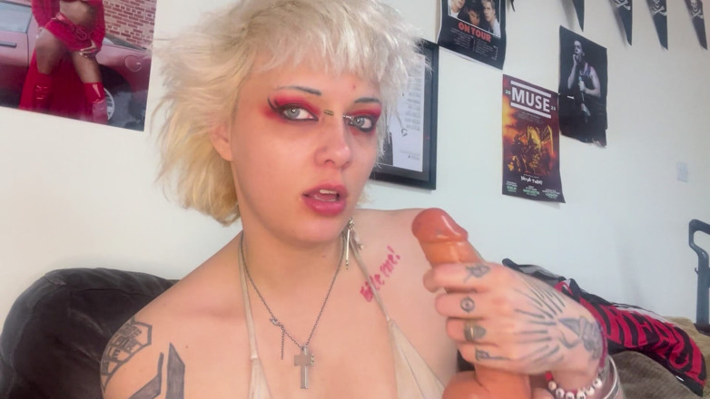 Glitterqueen1999: ลิปสติกจูบและอมควยริมฝีปากดําแดงลึกสุดคอเลอะเทอะ