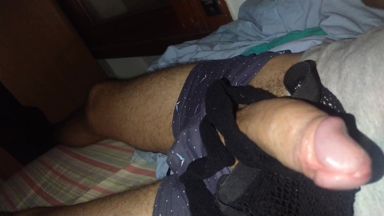 Lo Zborro: (dia Ita) Paroháč!, Stříkám na síťovaných punčochách tvé děvky manželky...