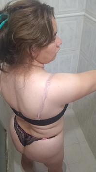 Showing off Ass in the Shower