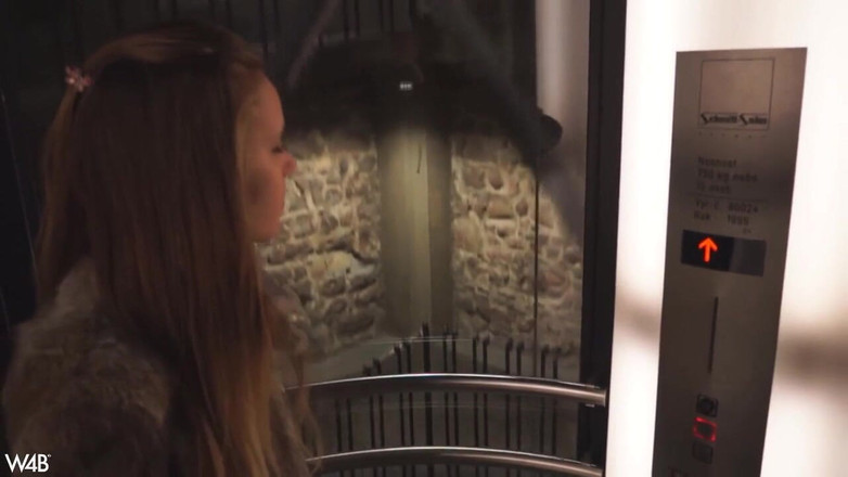 Watch4beauty: 그녀의 꼬리를 쫓는