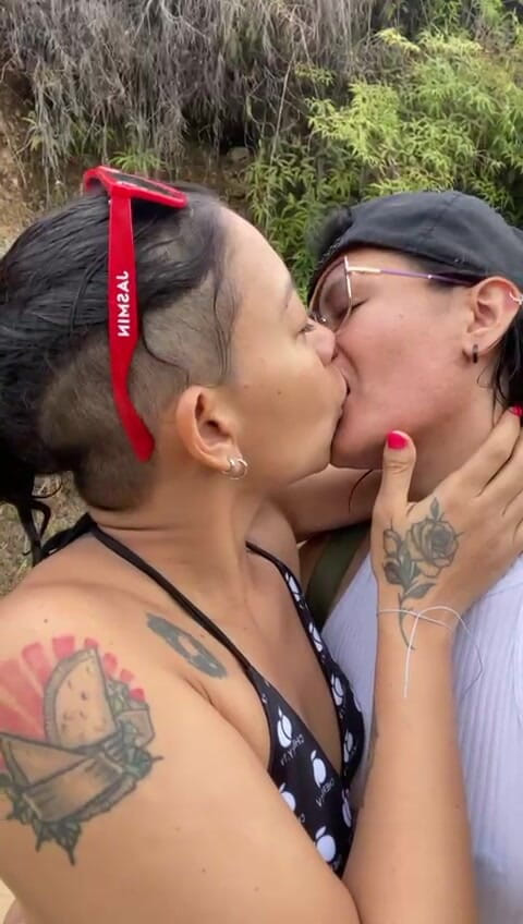 fiesta_porno: Baci in aria!