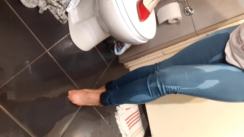 Aqua Pola: Compilație cu Wetting My Jeans