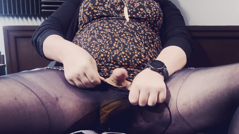 Lauren Ashland: 그녀의 팬티 스타킹을 입고 드레스와 사정을 들어 올리는 트랜스 소녀