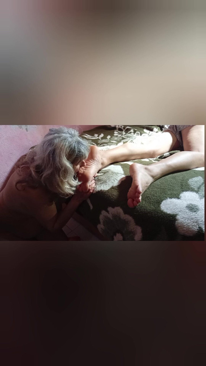 Casal Gresopio BDSM: Memuja Kaki Don Gresopio 1