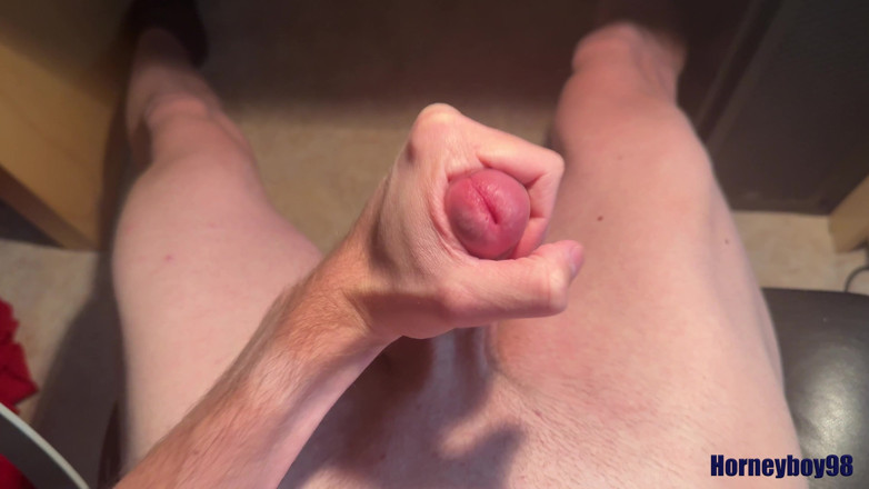 Horneyboy98: İç Ofisindeki Twink Penisini Büyüyor ve Sıçrayıyor