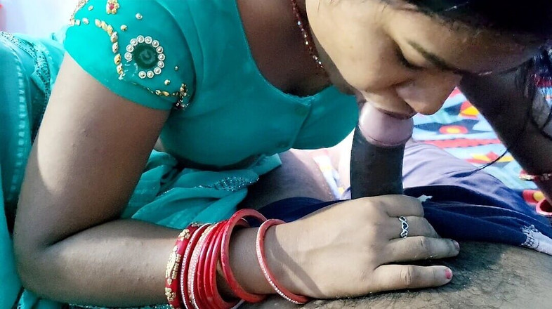 Hindisexvideo: Une bhabhi desi suce l’audio hindi de son copain