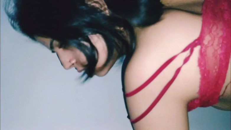 Hot Sis: Latika üvey erkek kardeşiyle önden sikişiyor sert seks