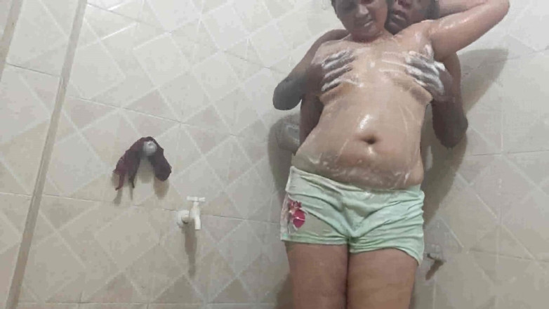 Sexy sindu: Sexy Sindu Bathing Sex with Lover
