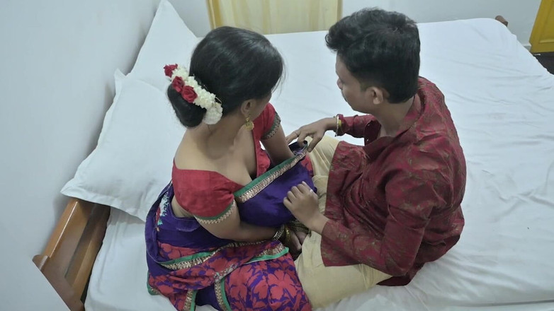 Indian porno creator: हनीमून पर भारतीय जोड़ा कामुक नरम रोमांटिक सेक्स