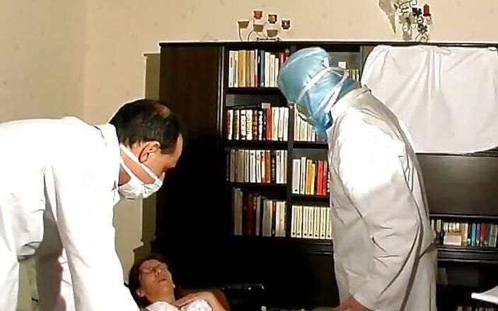 Filles Francaises: Three Gynecologist Examine One Lusty Chick