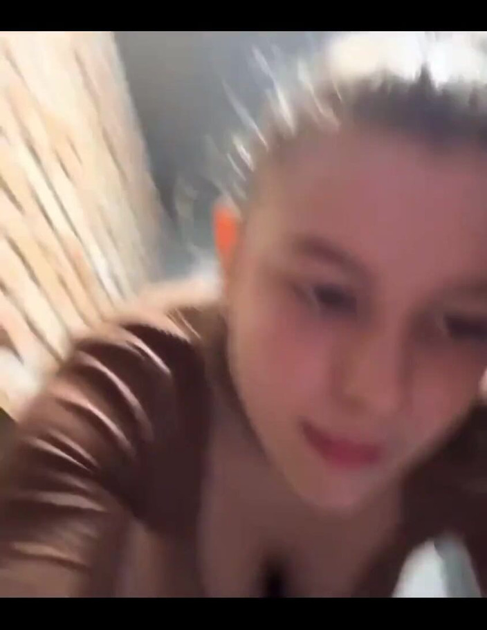 JuiceLussie: Futai anal și ejaculare feminină mult în vestiar