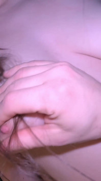 Sleepover yang menyeronokkan di rumah kawan berakhir dengan seks liar