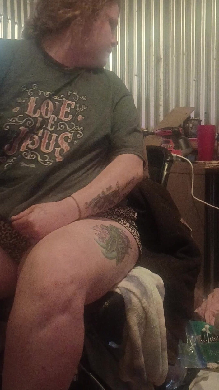 Skybay: アニスリー・ウィリアムズがディープスロートへとトレーニング