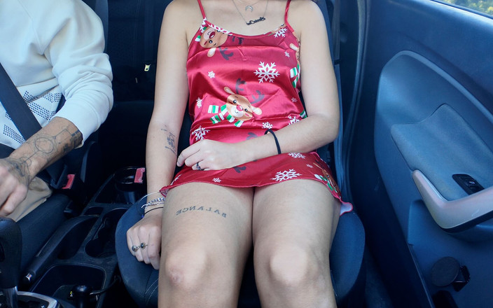 HelplessTeens: Una Cavalcata Di Natale Al Centro Commerciale Con Il Patrigno...