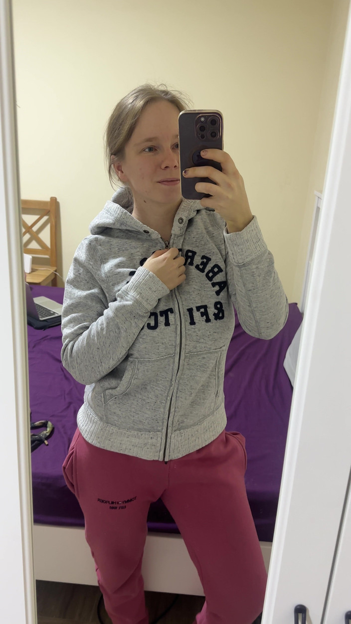 SweetLucy96: Žhavá teenagerka v bikinách