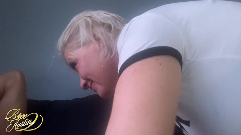 Brees Lair: Komşular yırtık bir kas tanrısını emerken beni izledi