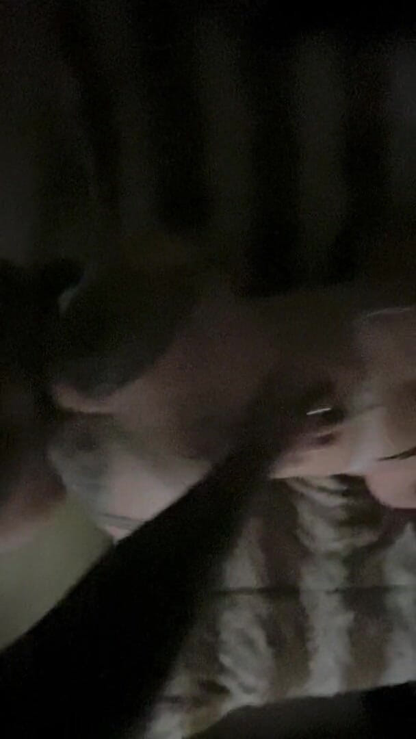 MzKiTTy91: Isteri amatur putih dengan pantat besar dikongkek gaya doggy
