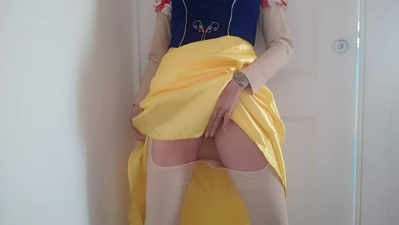 savannahamatoriale: snowhite, your favourite princess