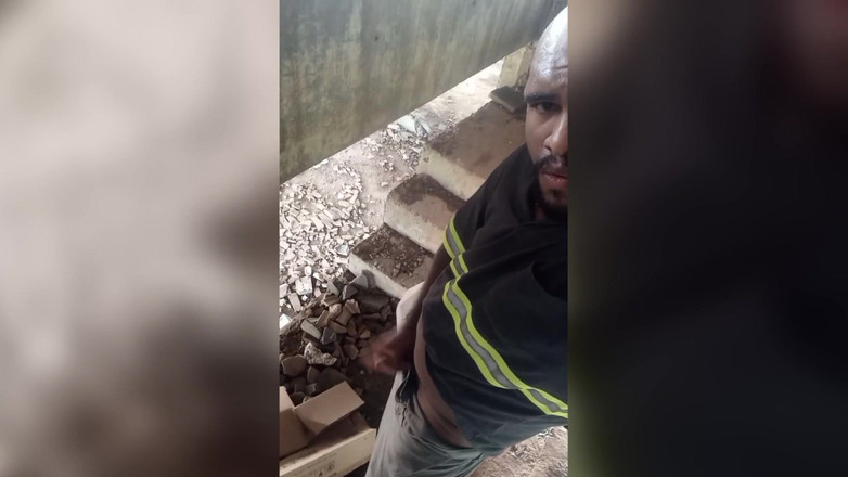 TheBlacKHunterr: Sulle scale dell'edificio colpendo un