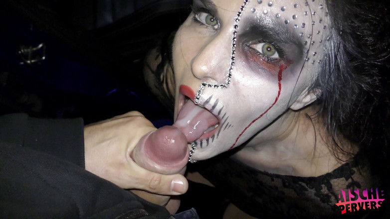 Aische Pervers: Wspaniała niemiecka milf zostaje zerżnięta na parkingu